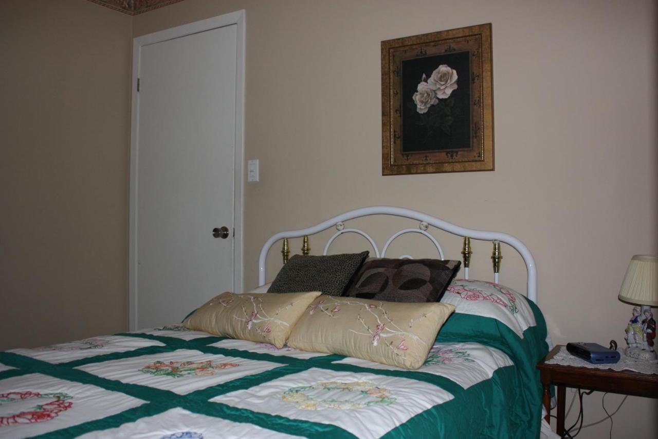 Carrousel Bed & Breakfast Cayuga ห้อง รูปภาพ